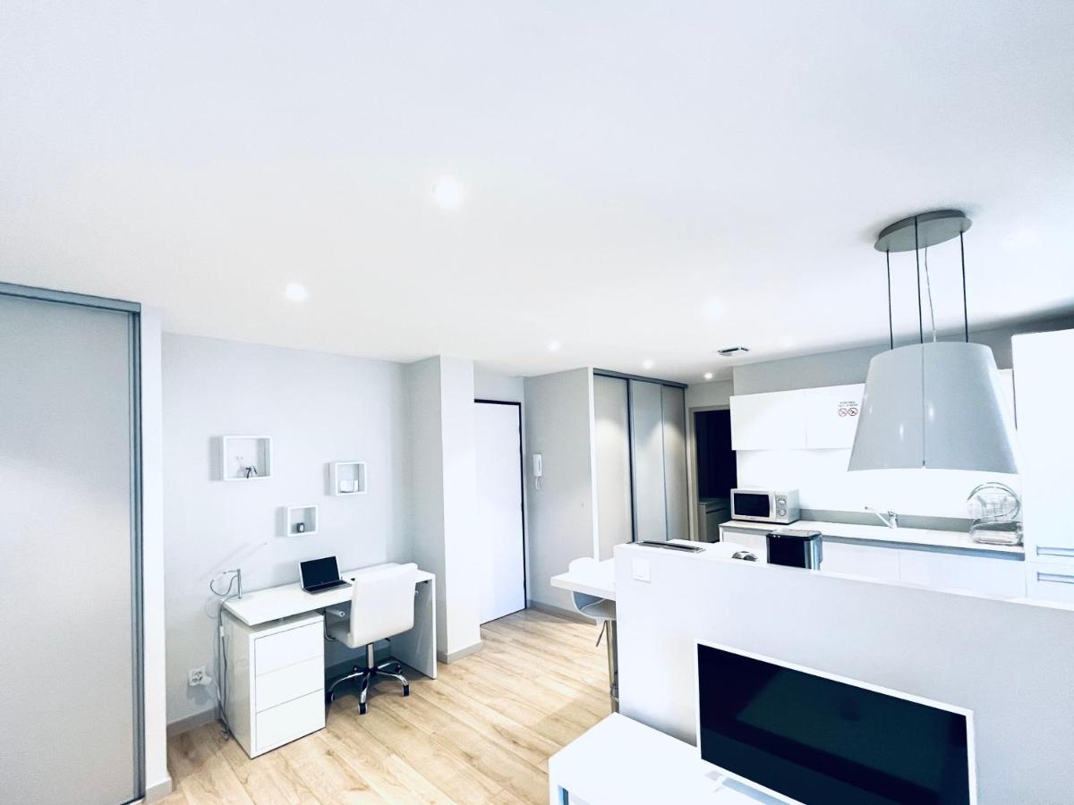 Le White Cosy A 5 Minutes Du Lac Avec Parking Privatif Gratuit Annecy Eksteriør bilde