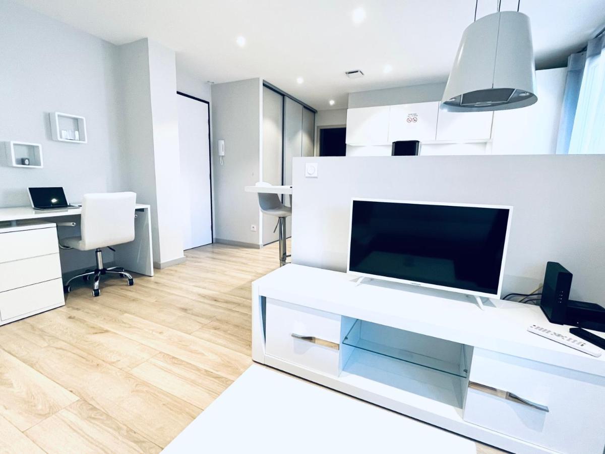 Le White Cosy A 5 Minutes Du Lac Avec Parking Privatif Gratuit Annecy Eksteriør bilde