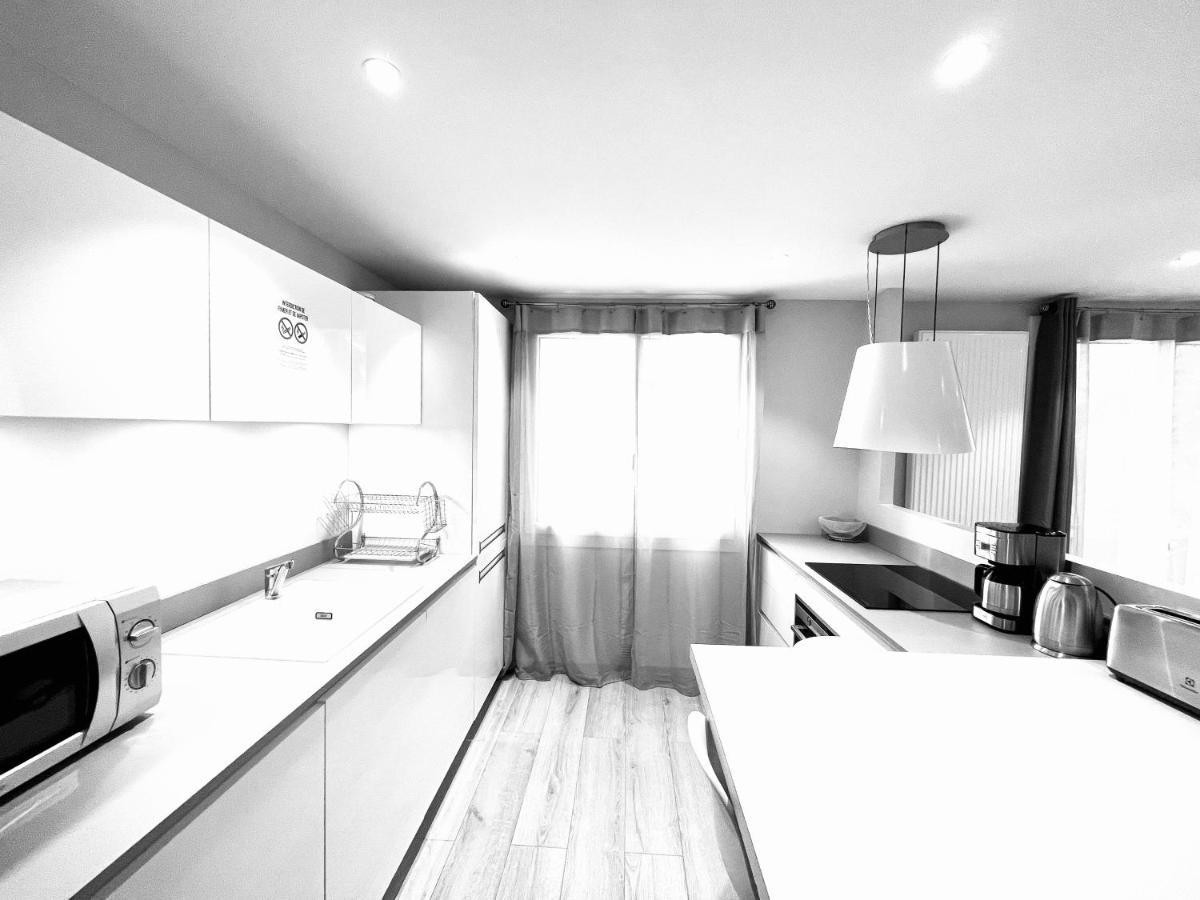 Le White Cosy A 5 Minutes Du Lac Avec Parking Privatif Gratuit Annecy Eksteriør bilde